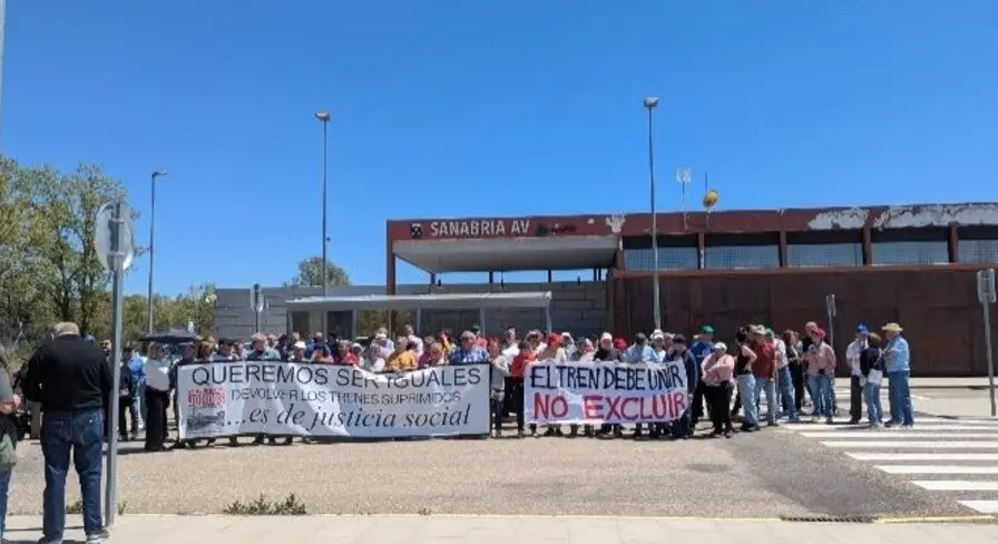 Concentraci&oacute;n en la estaci&oacute;n de Otero de Sanabria