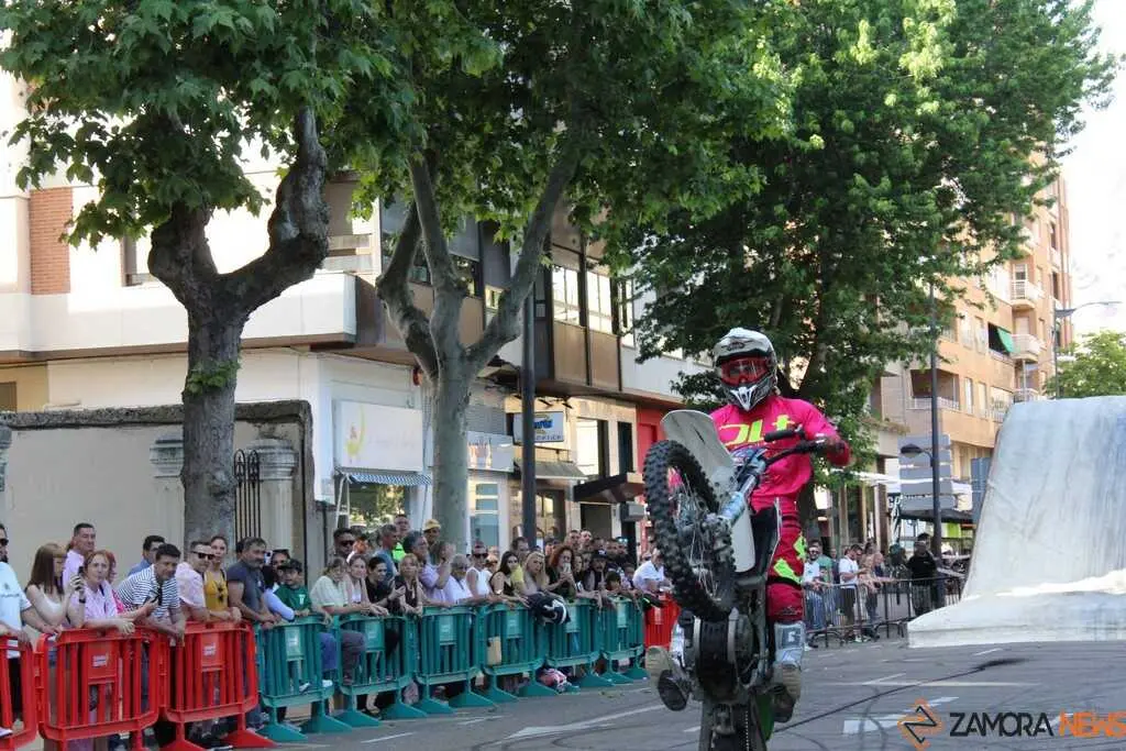Sa&uacute;l Mengual Exhibici&oacute;n freestyle Zamora Sobre Ruedas 