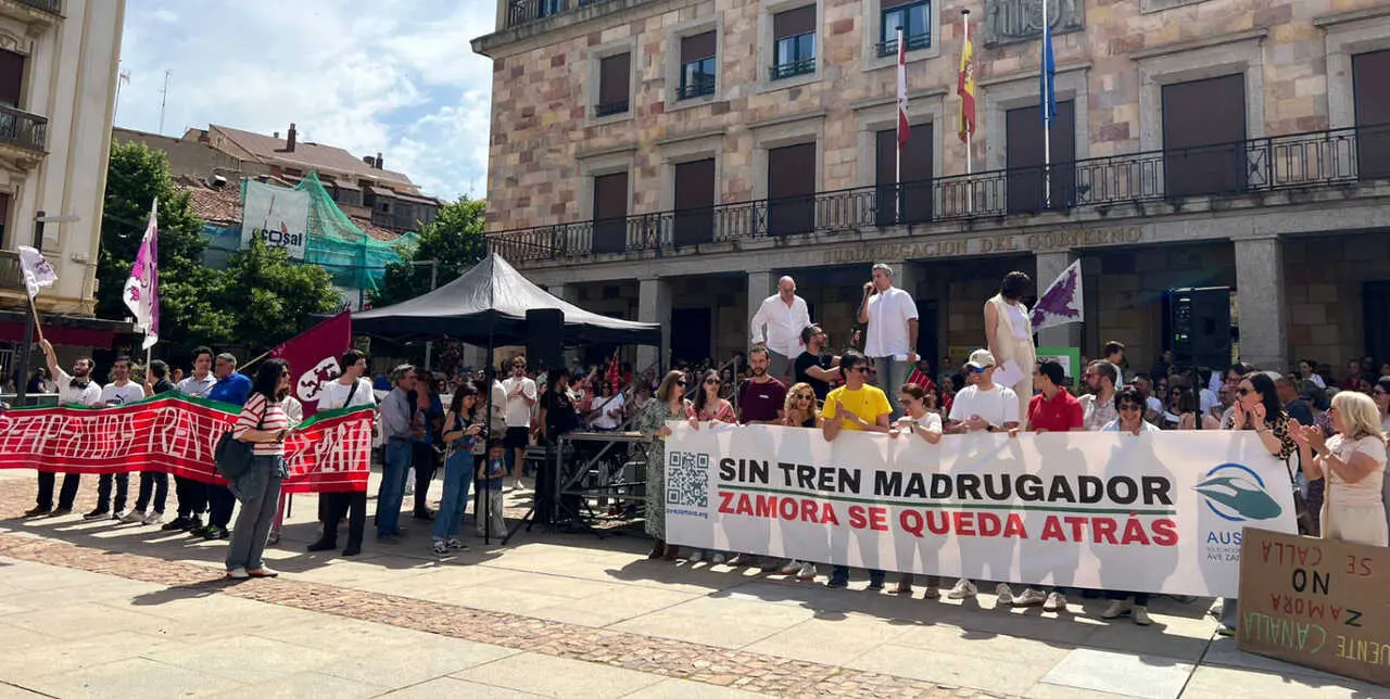 zamopra protesta tren