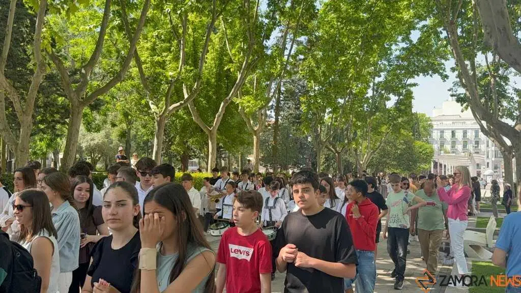 La Milagrosa peregrina con la Virgen y celebra la Eucarist&iacute;a en Cristo Rey_10