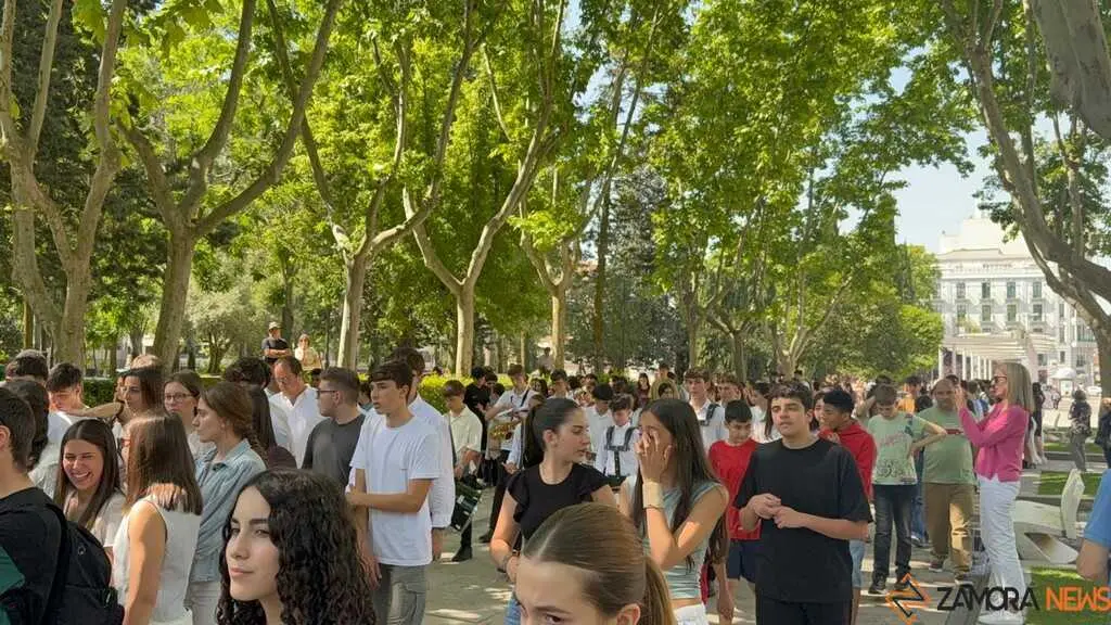 La Milagrosa peregrina con la Virgen y celebra la Eucarist&iacute;a en Cristo Rey_11