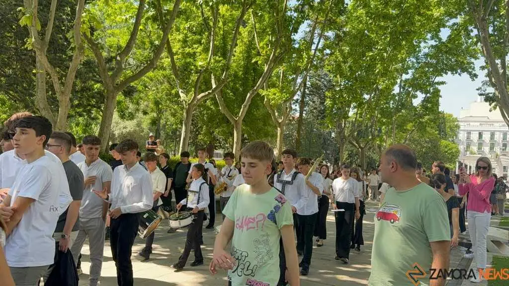La Milagrosa peregrina con la Virgen y celebra la Eucarist&iacute;a en Cristo Rey_19