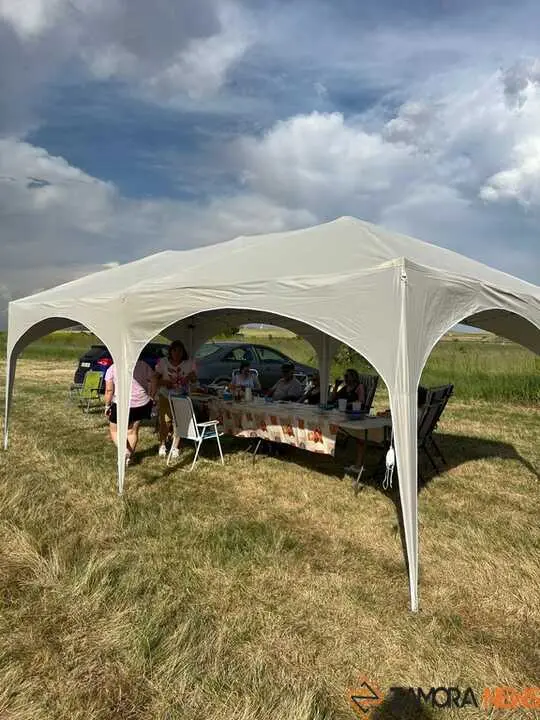 Vecinos meriendan en la pradera de Bamba Virgen de la viso _6
