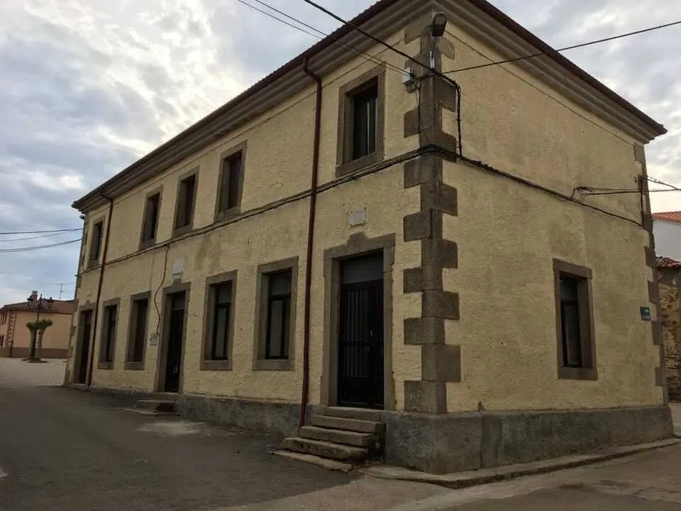 Antiguas escuelas de Rabanales actual vivienda social