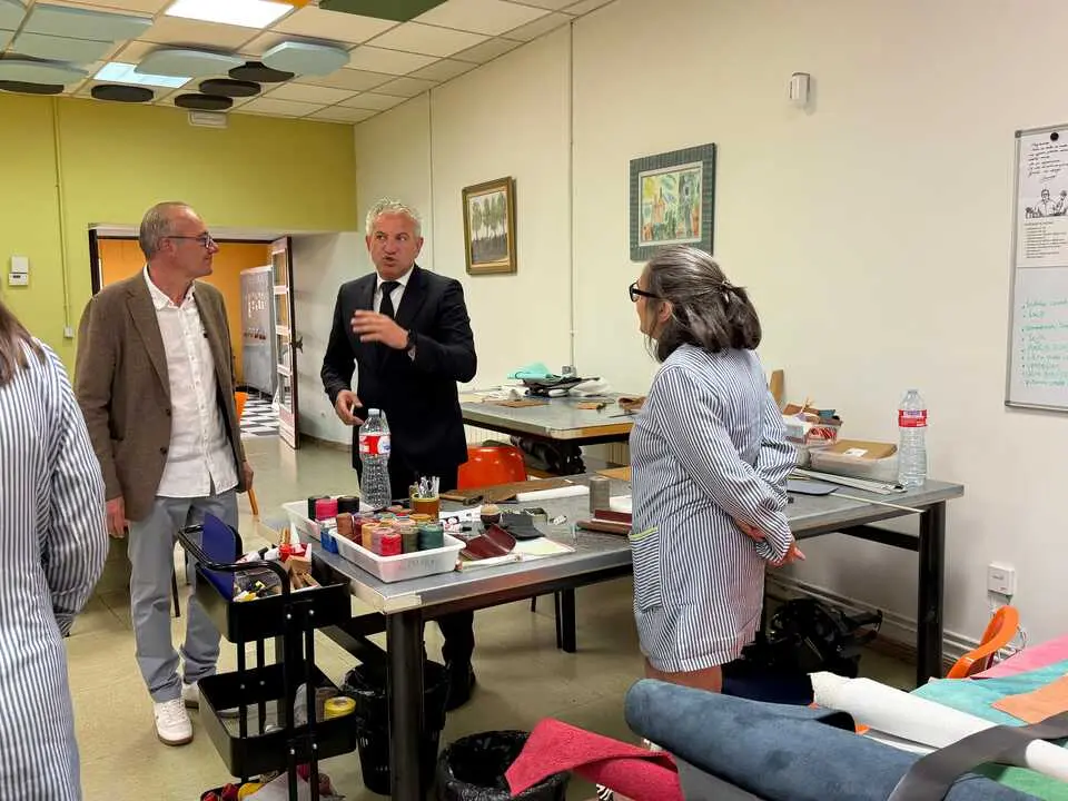 Nicanor visita un taller ocupacional