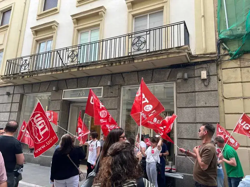 Concentraci&oacute;n del pasado 23 de abril a las puertas de Zara