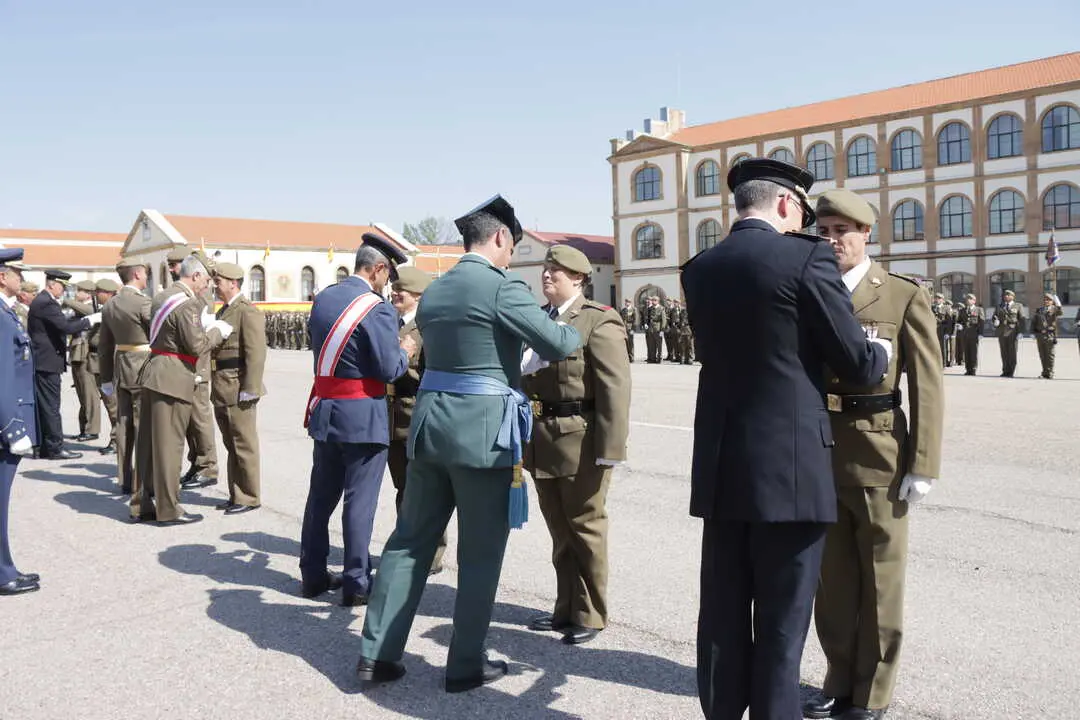 Zamora participa en el acto central de San Fernando en el acuartelamiento &ldquo;General Arroquia&rdquo; 1