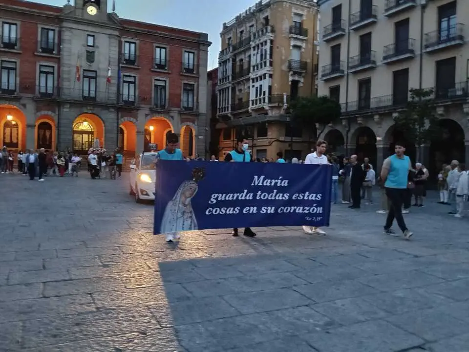 Rosario de la Aurora en Zamora (6)