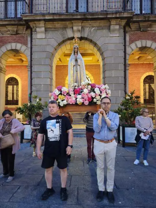 Rosario de la Aurora en Zamora (22)