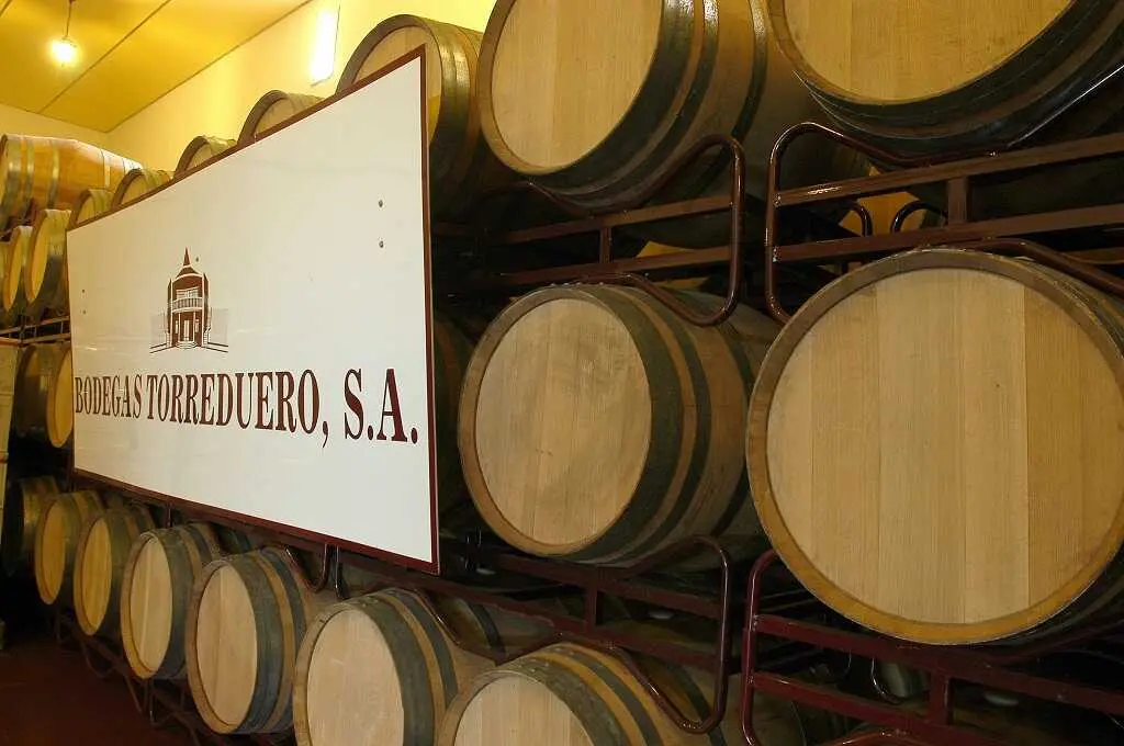 Bodegas-Torreduero-barricas