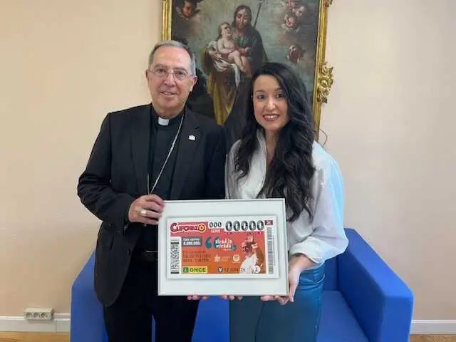 cup&oacute;n Papa Le&oacute;n XIV