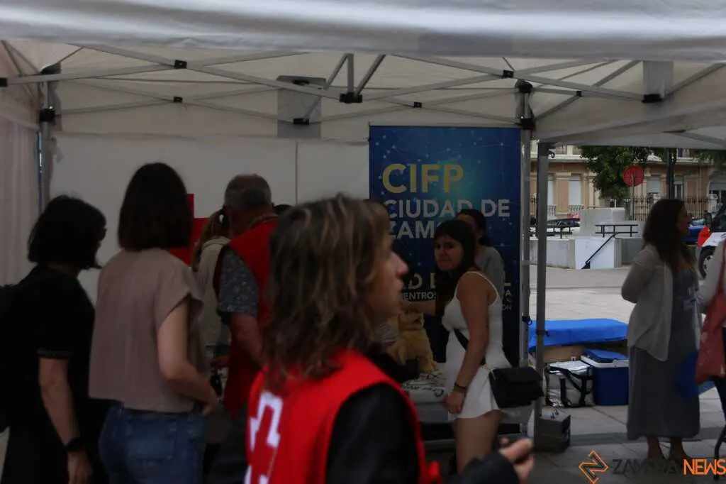 Feria Tecnol&oacute;gica La Marina Semana personas mayores Cruz Roja _3