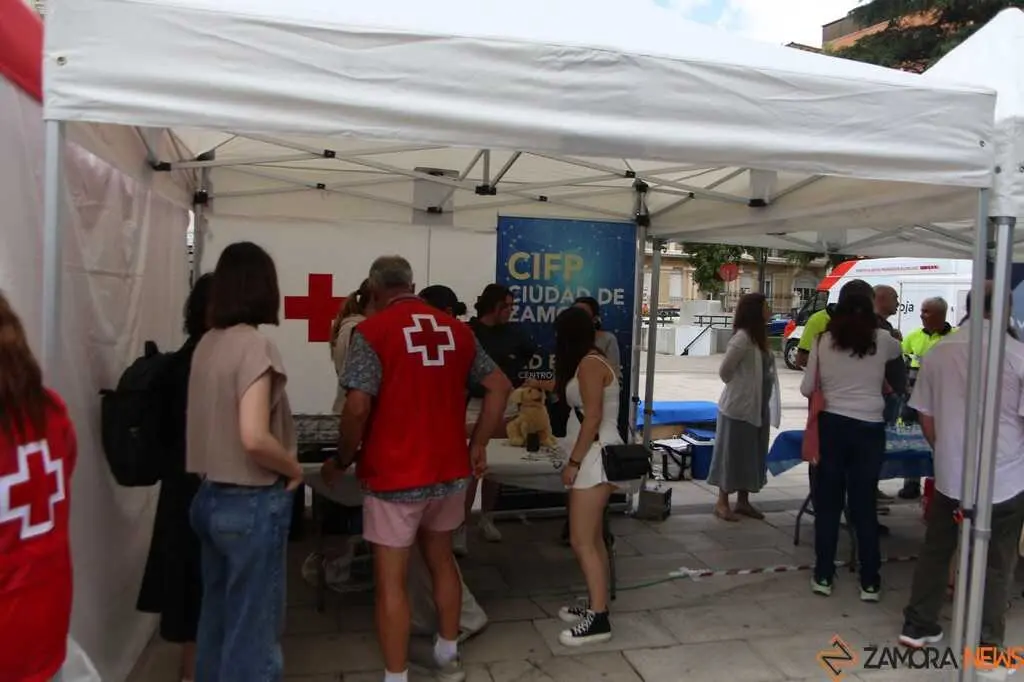 Feria Tecnol&oacute;gica La Marina Semana personas mayores Cruz Roja _7