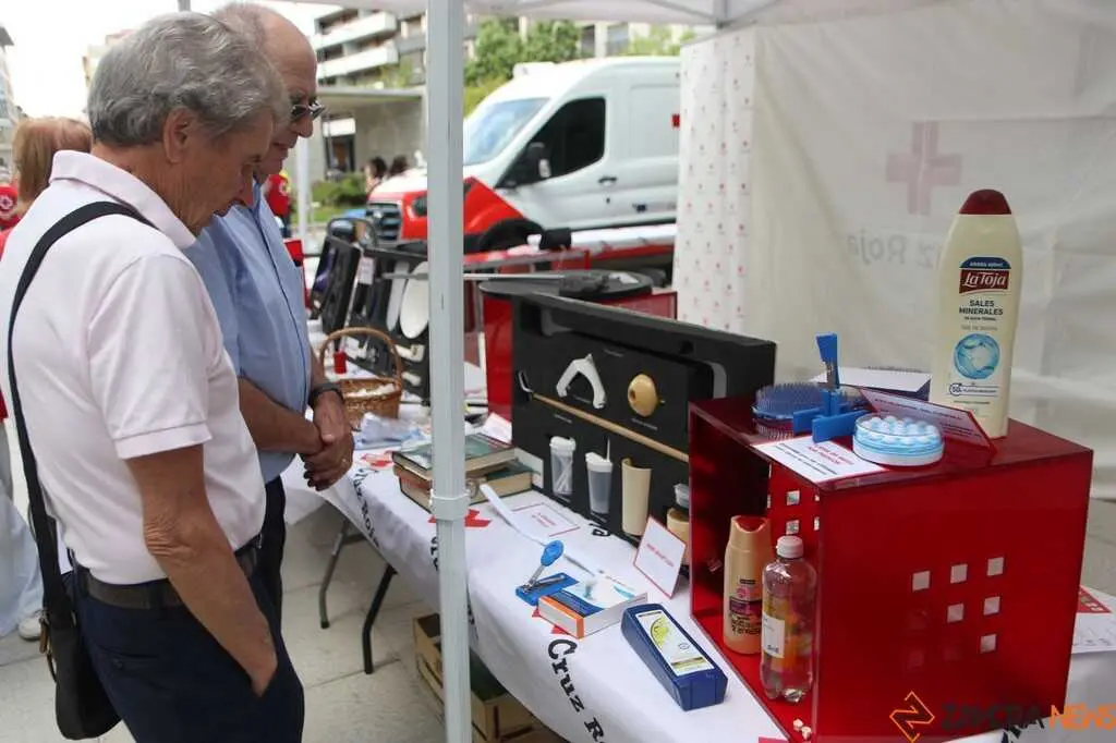 Feria Tecnol&oacute;gica La Marina Semana personas mayores Cruz Roja _12
