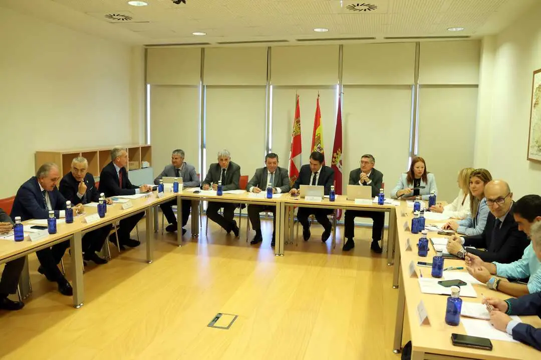 Reuni&oacute;n campa&ntilde;a de incendios
