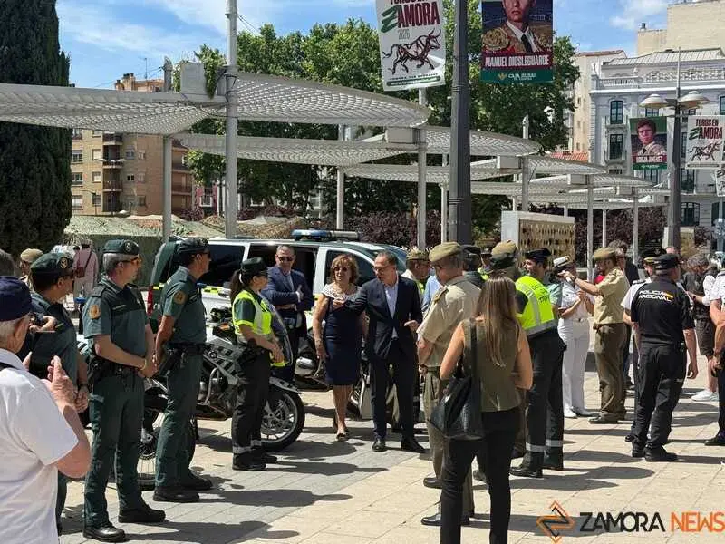 Zamora celebra el D&iacute;a de las Fuerzas Armadas_12