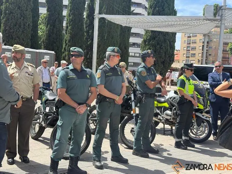 Zamora celebra el D&iacute;a de las Fuerzas Armadas_13