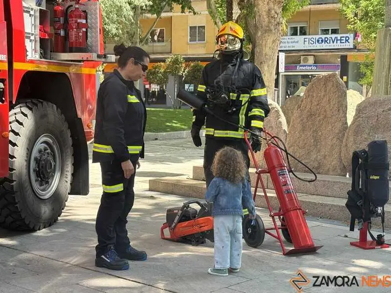 Zamora celebra el D&iacute;a de las Fuerzas Armadas_31