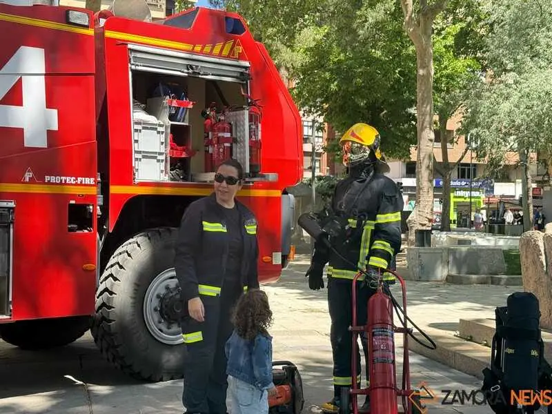 Zamora celebra el D&iacute;a de las Fuerzas Armadas_32