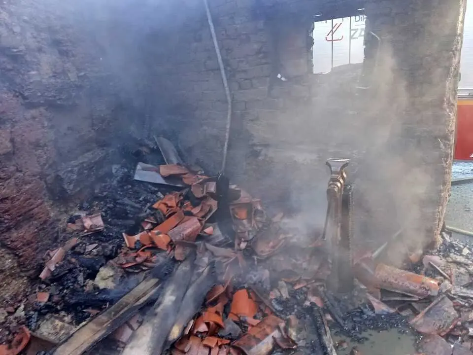 Incendio casa desahbitada Villan&aacute;zar 