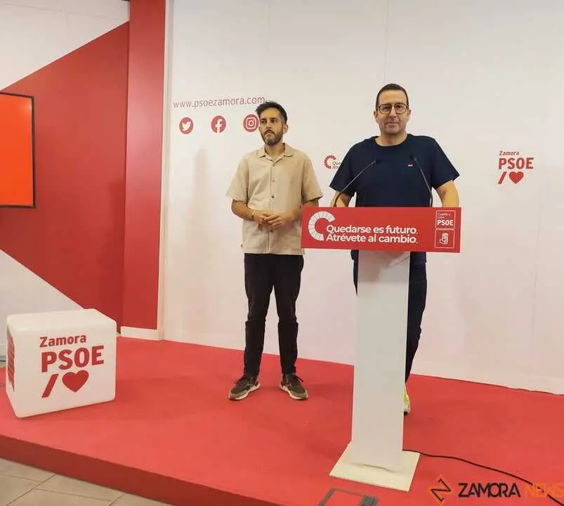  Los procuradores del PSOE por Zamora I&ntilde;aki G&oacute;mez y Javier Garc&iacute;a