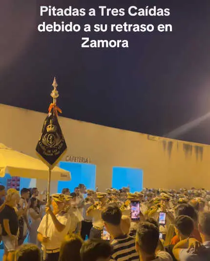 tres ca&iacute;das