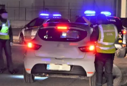 Imagen de archivo de controles nocturnos de la Guardia Civil