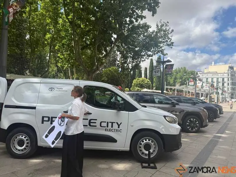 Feria del Veh&iacute;culo El&eacute;ctrico en Zamora_6