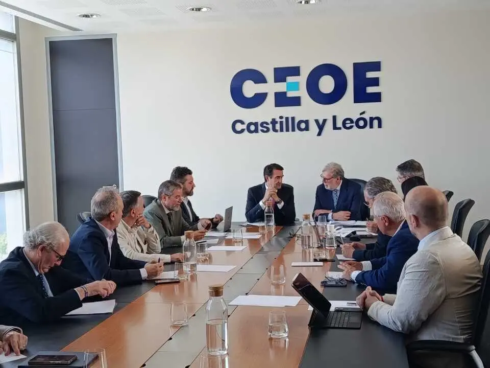 Reuni&oacute;n con CEOE Castilla y Le&oacute;n