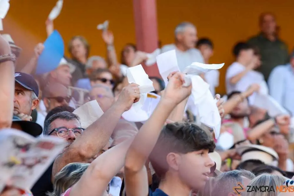 ambiente corrida toros _6