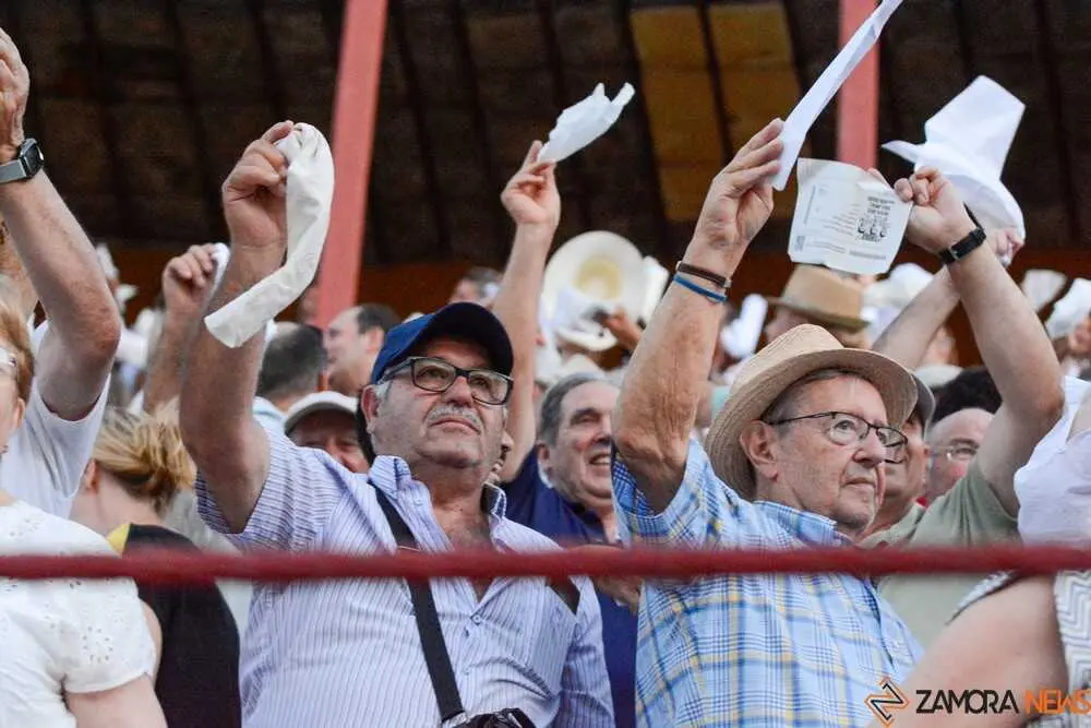 ambiente corrida toros _9