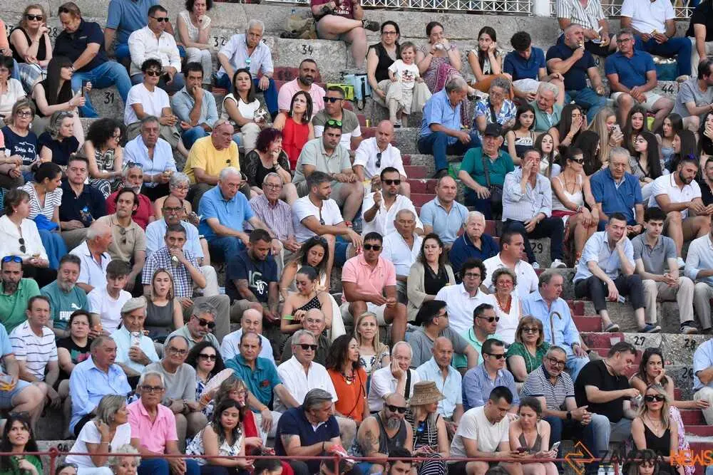 ambiente corrida toros _56
