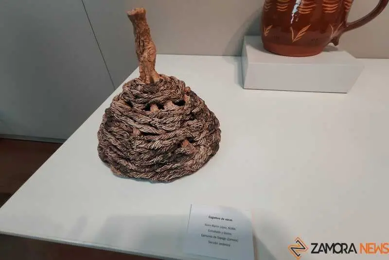 Cagadero de vacas, de Numa Cer&aacute;mica, primer premio de cer&aacute;mica