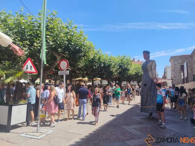 Gigantes de Sanabria en la Feria de la Cer&aacute;mica