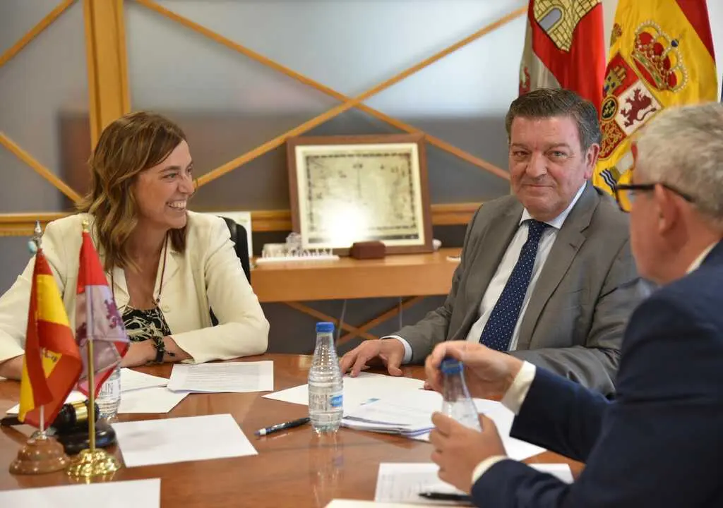 Reuni&oacute;n con la presidenta de la FRMyP