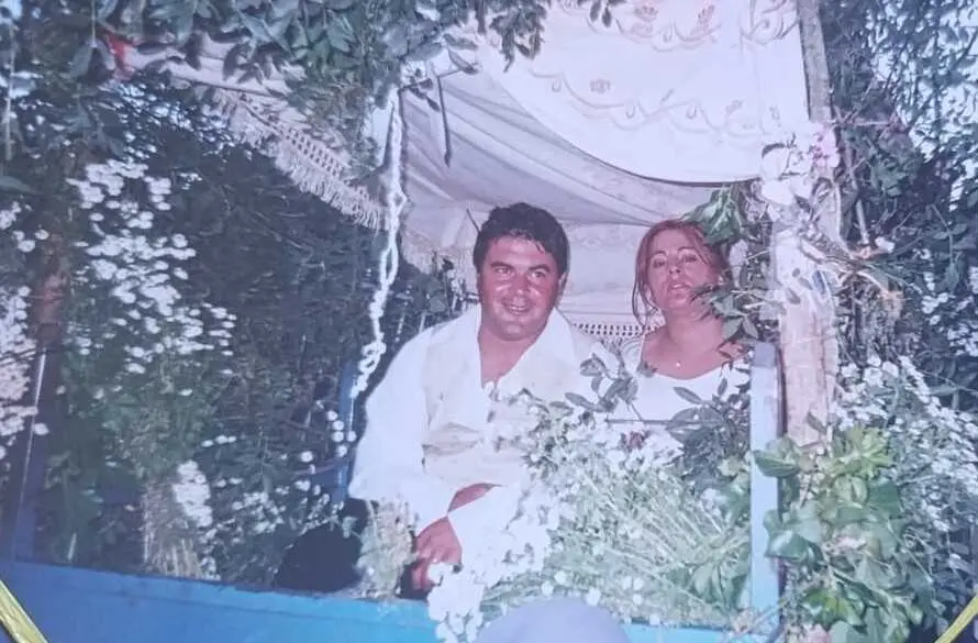 Sonia y Joaqui en el carro hace 25 a&ntilde;os