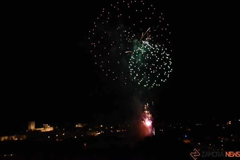 fuegos artificiales zamora 2026_100