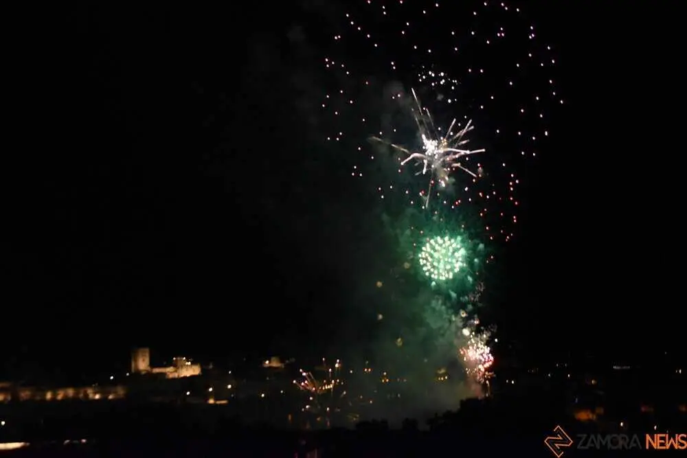 fuegos artificiales zamora 2026_110