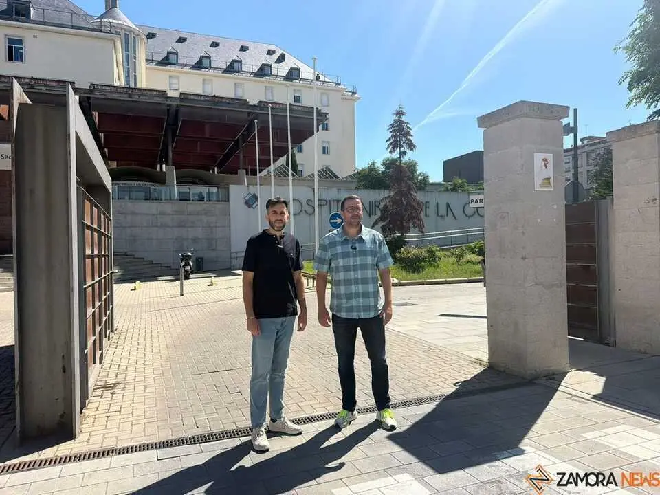 I&ntilde;aki G&oacute;mez y Javier Garc&iacute;a PSOE Hospital Virgen de la Concha 