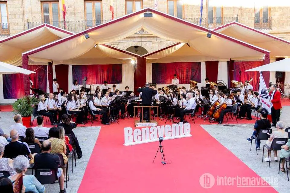 Inauguraci&oacute;n Certamen de Bandas de M&uacute;sica Benavente - imagen Interbenavente