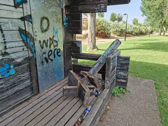 Estado de abandono de los Tres Arboles en Zamora(2)