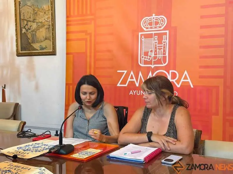 Mar&iacute;a Eugenia Cabezas y Jessica Baz