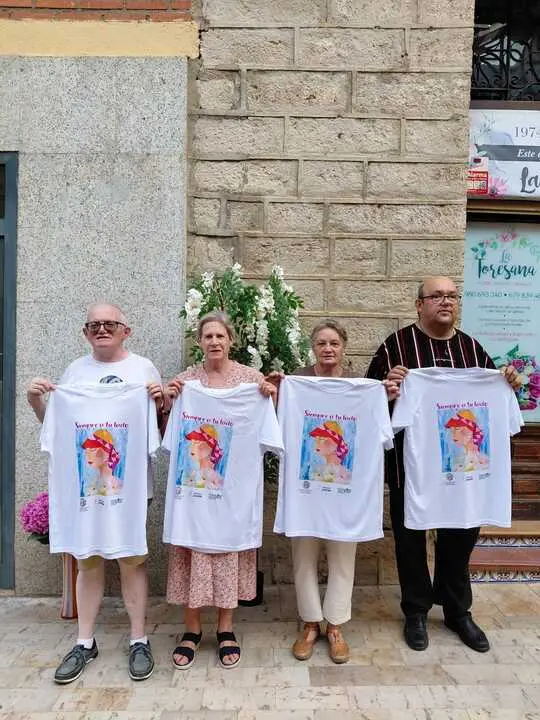 nueva camiseta solidaria de Unidos Contra el C&aacute;ncer de Toro