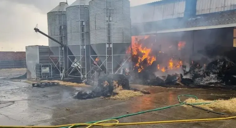 incendio en una nave de Cerecinos de Campos