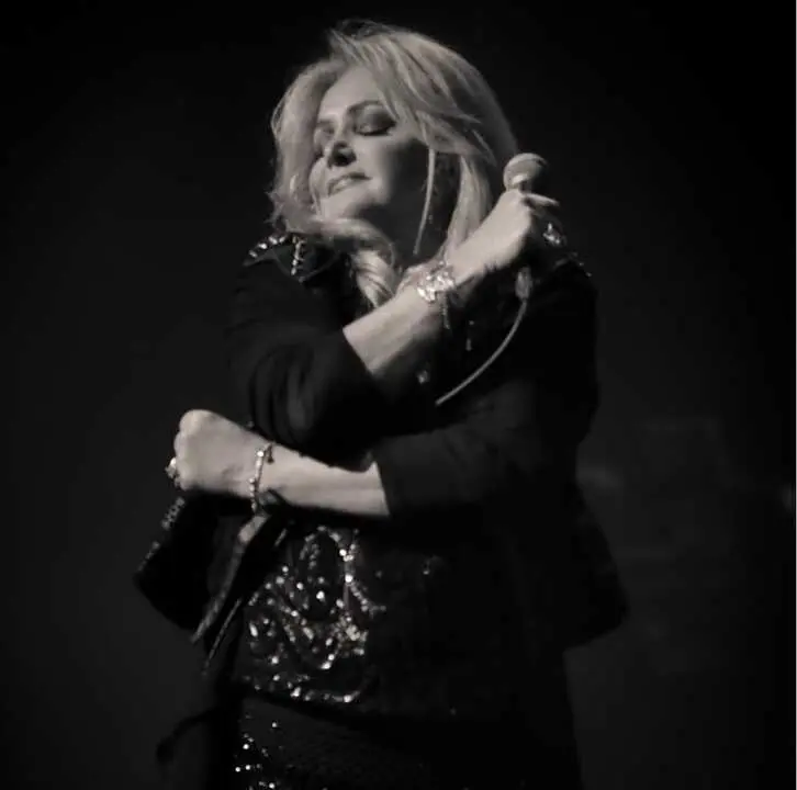 Bonnie Tyler - imagen de las redes del artista