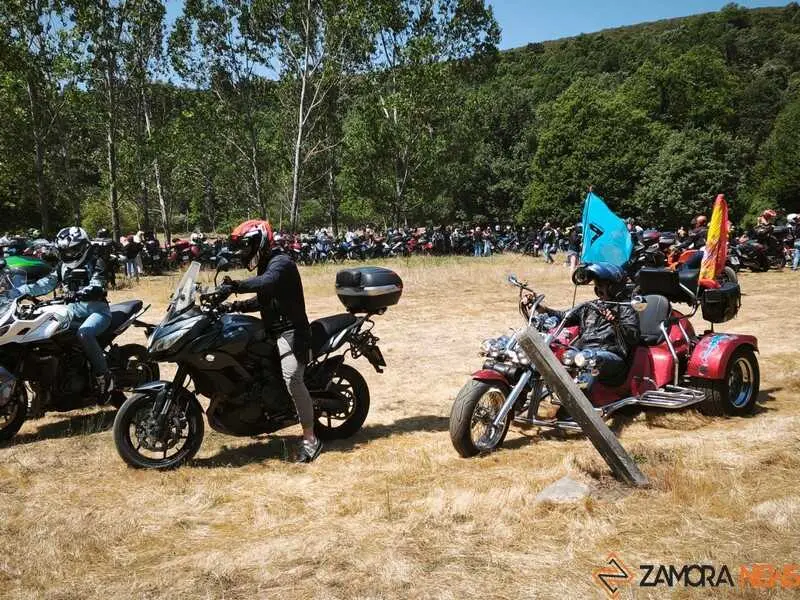  ruta central de la XXXII Concentraci&oacute;n Internacional de Motos Lago de Sanabria _21