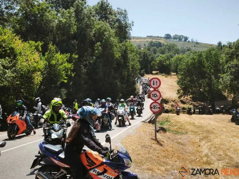  ruta central de la XXXII Concentraci&oacute;n Internacional de Motos Lago de Sanabria _33