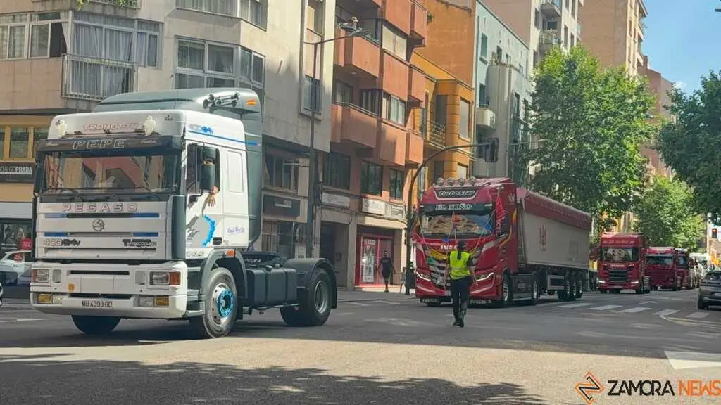  camioneros por Zamora en el d&iacute;a san Crist&oacute;bal _4