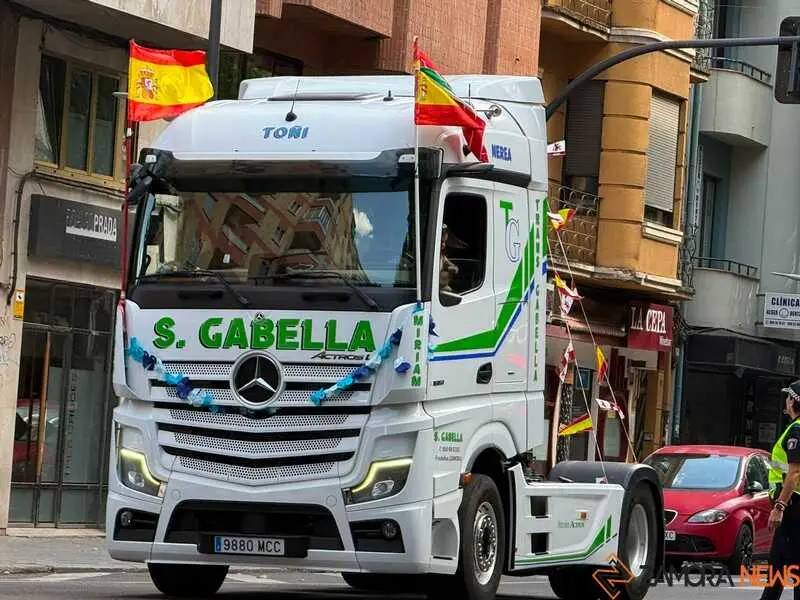  camioneros por Zamora en el d&iacute;a san Crist&oacute;bal _7