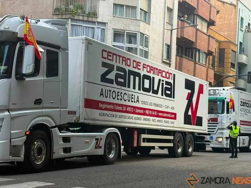  camioneros por Zamora en el d&iacute;a san Crist&oacute;bal _12